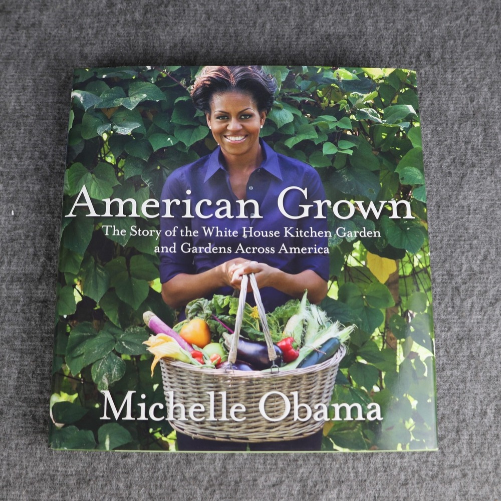 American Grown Michelle Obama HC Dust Jacket Gardening Illustrated 1st USA